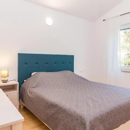 Four-bedroom Holiday In * Pula